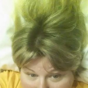 Meet your Posher, Crystal